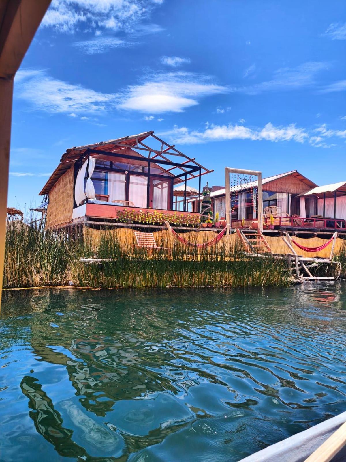 Uros Titikaka The Best Lodge プーノ エクステリア 写真